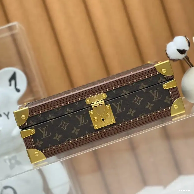 Fashionrepsfam ru LV 2411YA0169 Bags 0825